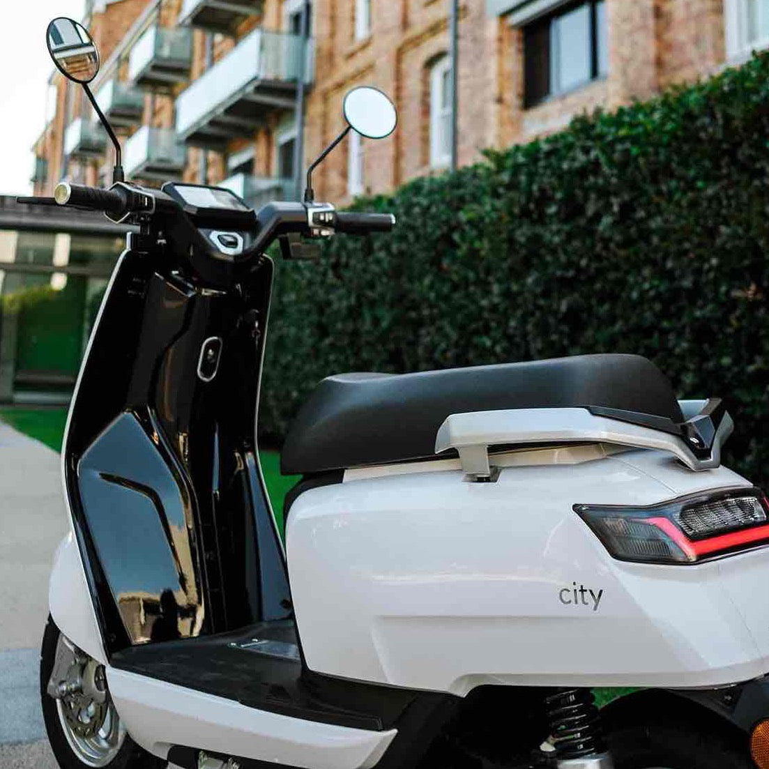 Benzina Zero electric moped scooter in white