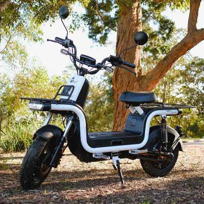 Benzina Zero duo electric scooter moped in white