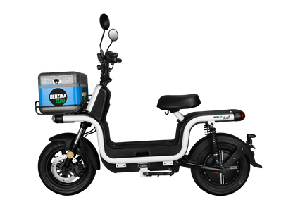 Benzina Zero electric scooter with food box. Food delivery scooter.