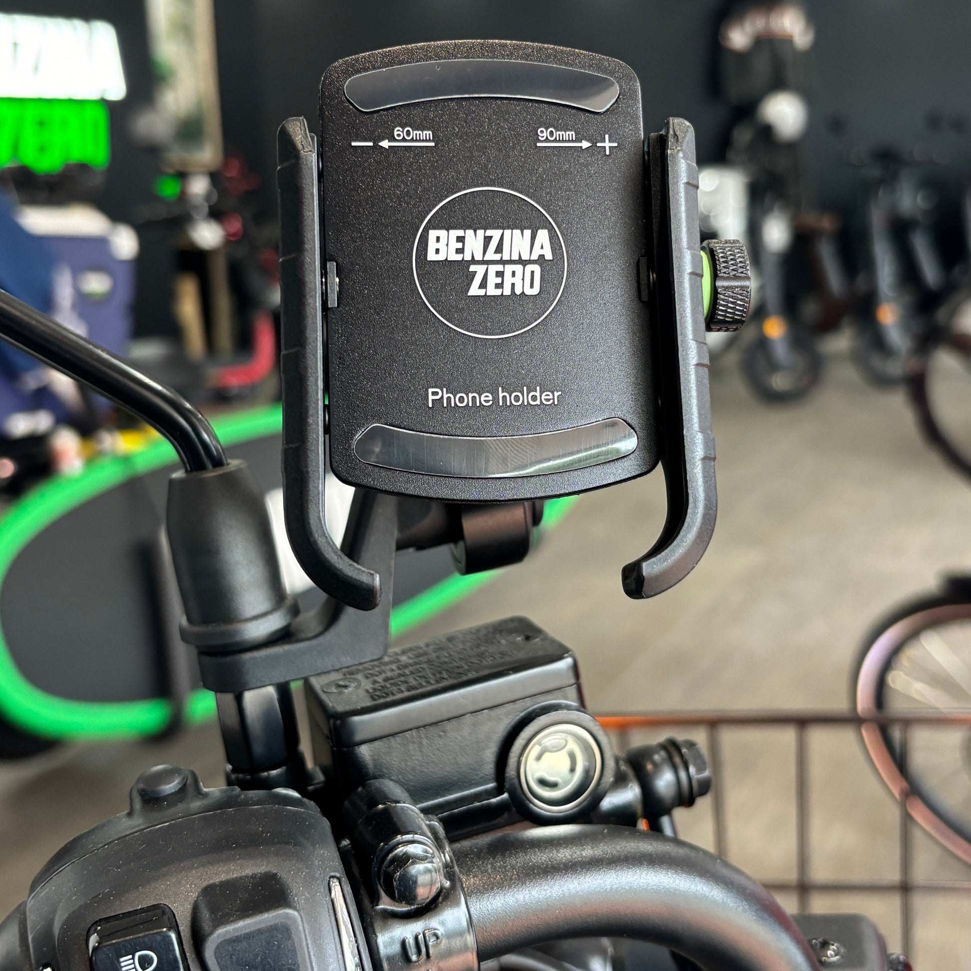 Benzina Zero phone holder for electric scooter and moped