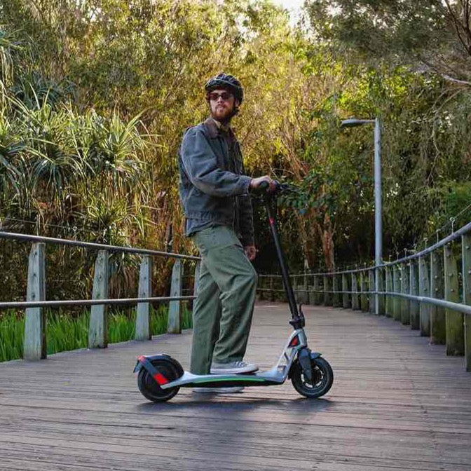 Benzina Zero V-10 foldable electric scooter