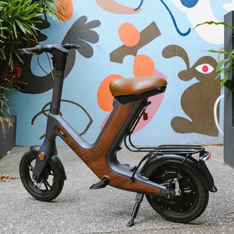 Benzina Zero V-50 electric scooter with seat