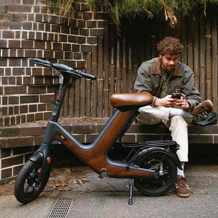 Benzina Zero V-50 electric scooter with seat